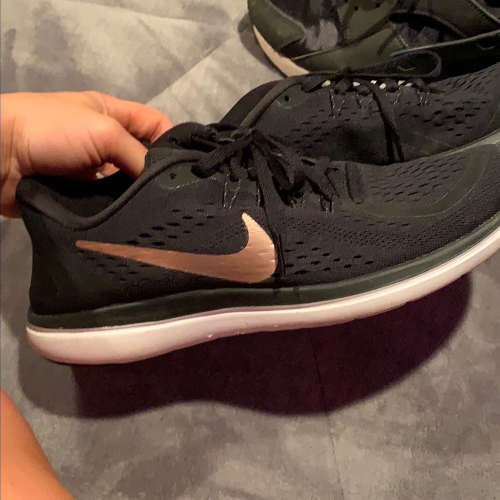 Nike Flex 2017 Run Rose Gold